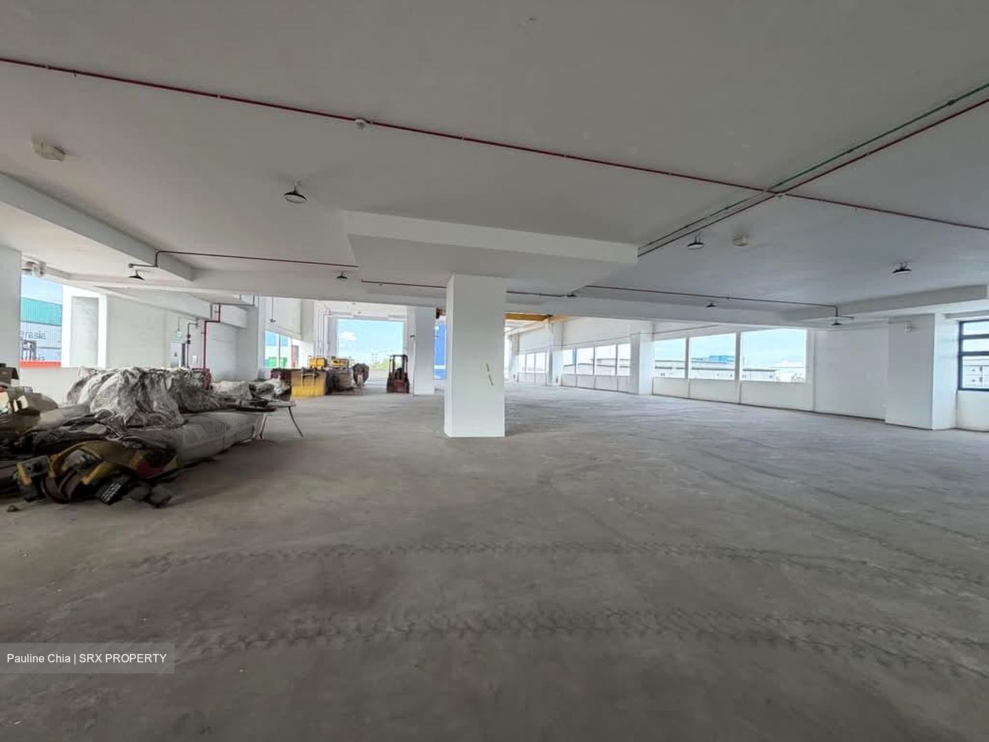Tuas Lot (D22), Warehouse #573645601